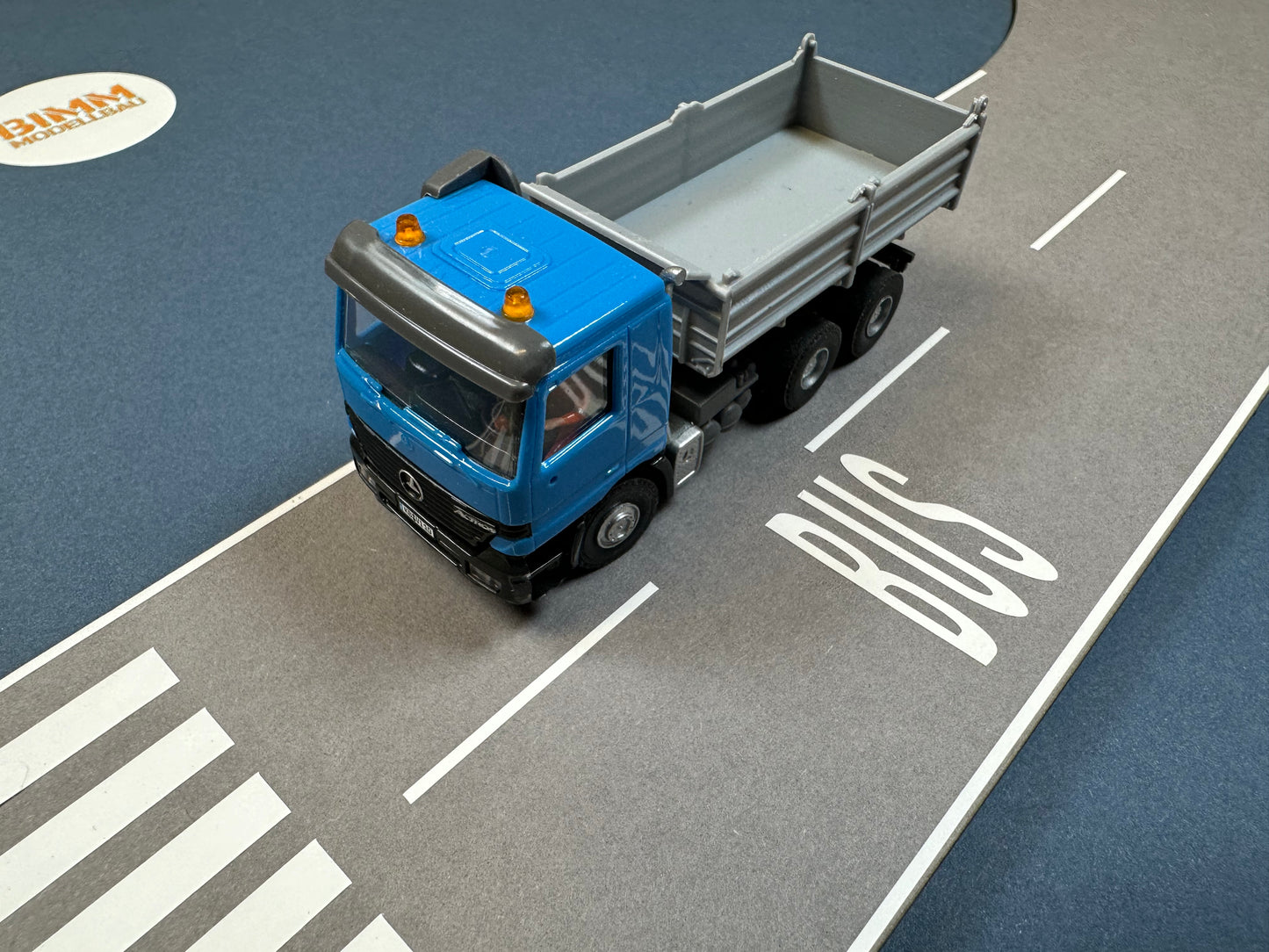 BiMo Straßensystem - Kurve 90° 2-spurig mit Staßenplatte